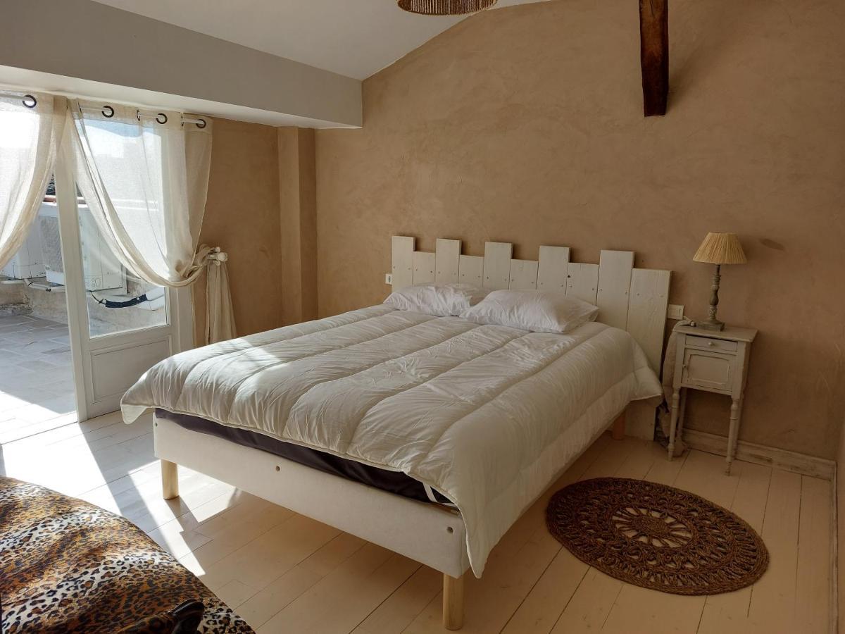 L'Appartement De La Maison Bleue Villeréal Eksteriør billede